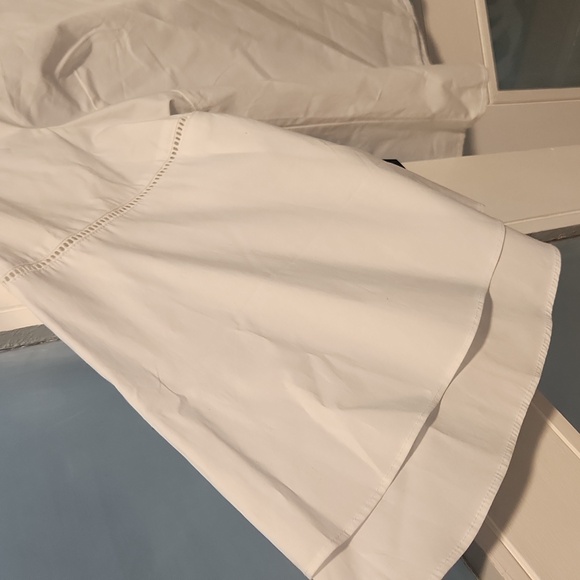 White cotton v neck with bell sleeves - Picture 4 of 6